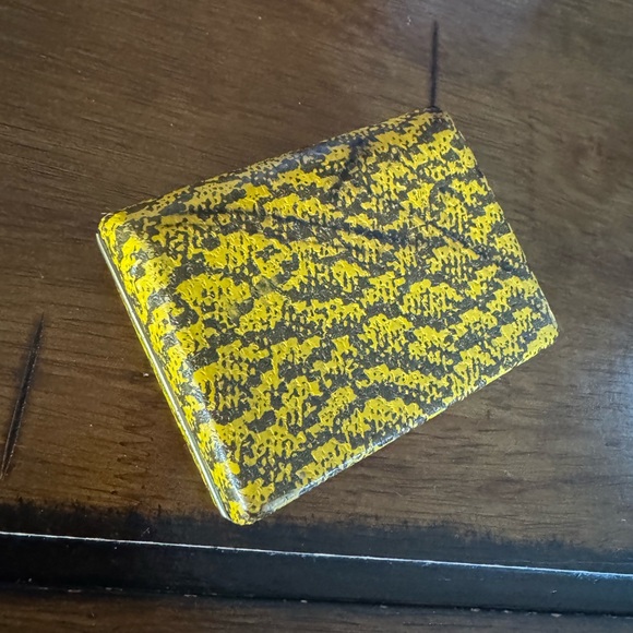 🆕 Vintage Coca-Cola yellow Gold colored Tie and cuff link Set - Picture 3 of 7